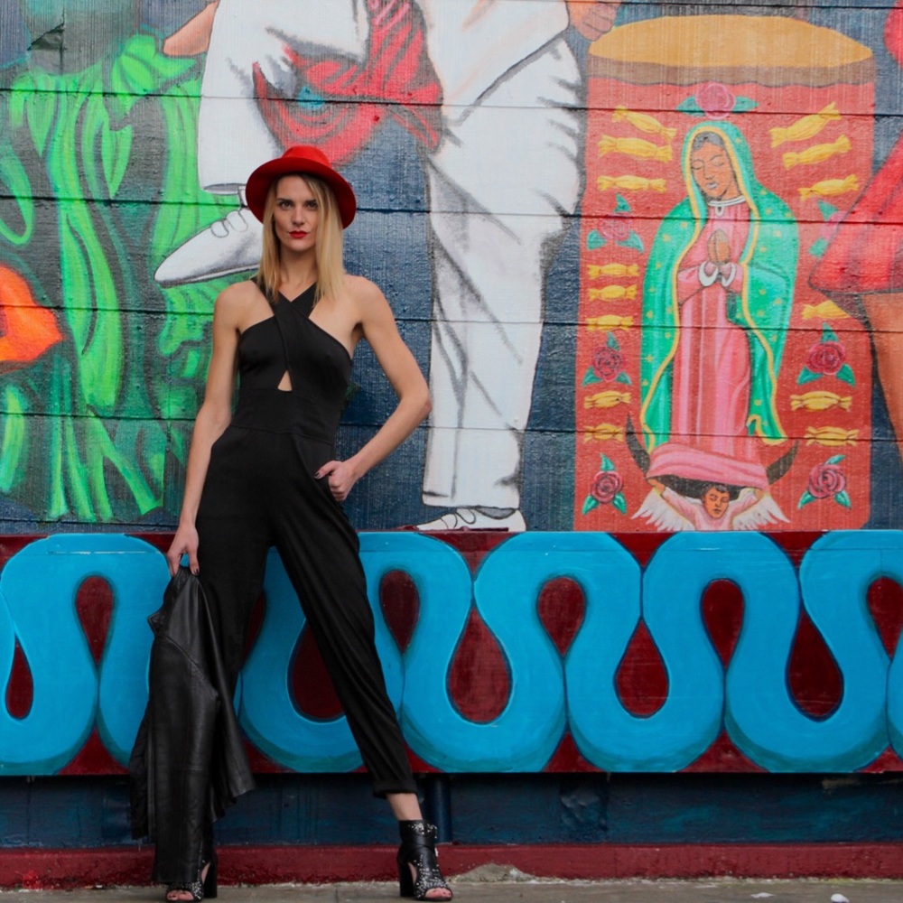 Bebe Jumpsuit in Black w/ Pockets - S